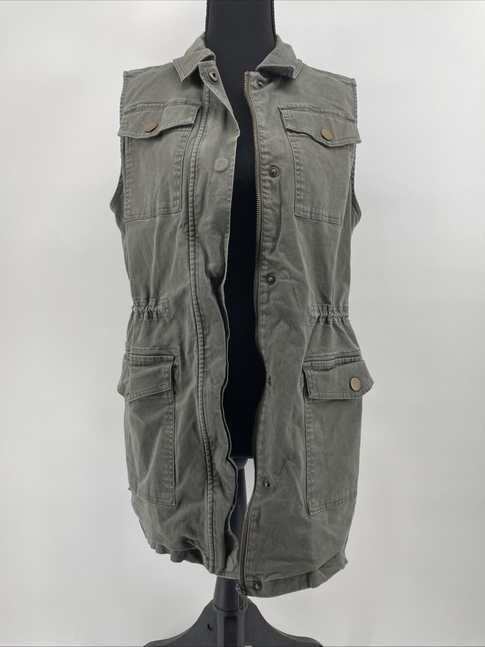 A New Day Womenโs Size M Vest Long Rugged Outdoors Vest Hiking Fishing Fall